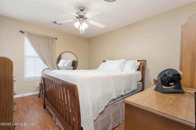 8405 Moss Garden Dr, Louisville, KY 40219