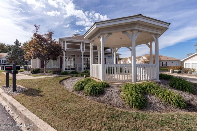 8405 Moss Garden Dr, Louisville, KY 40219