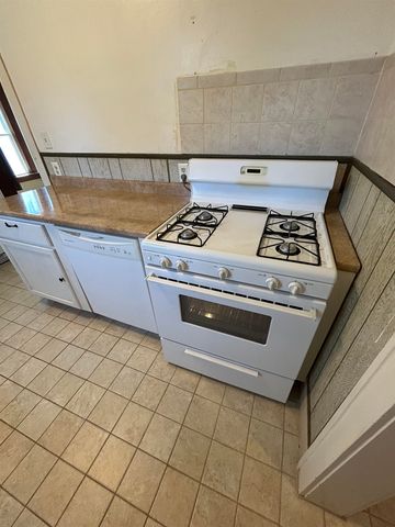 144 N Glenn St, Wichita, KS 67203