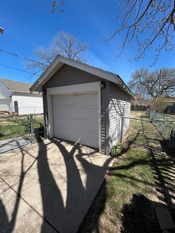 144 N Glenn St, Wichita, KS 67203