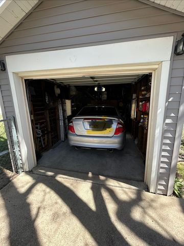 144 N Glenn St, Wichita, KS 67203