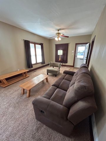 144 N Glenn St, Wichita, KS 67203