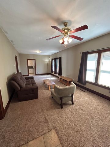 144 N Glenn St, Wichita, KS 67203