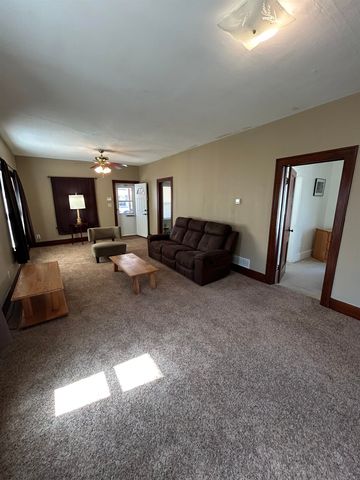 144 N Glenn St, Wichita, KS 67203