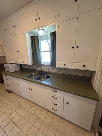 144 N Glenn St, Wichita, KS 67203