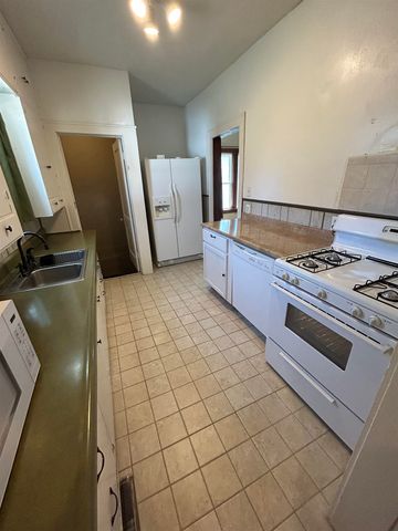 144 N Glenn St, Wichita, KS 67203