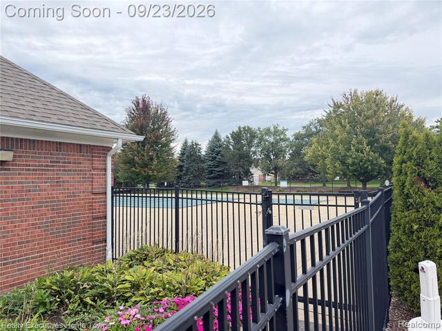 16476 Radison Drive, Macomb, MI 48044