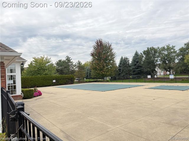 16476 Radison Drive, Macomb, MI 48044
