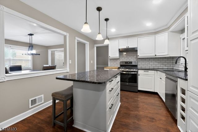 9 Linwood Rd, Mount Olive Twp., NJ 07836