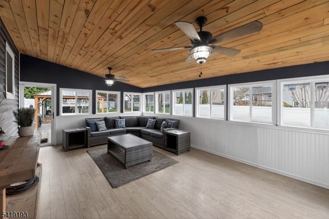 9 Linwood Rd, Mount Olive Twp., NJ 07836