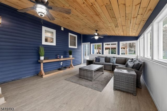 9 Linwood Rd, Mount Olive Twp., NJ 07836