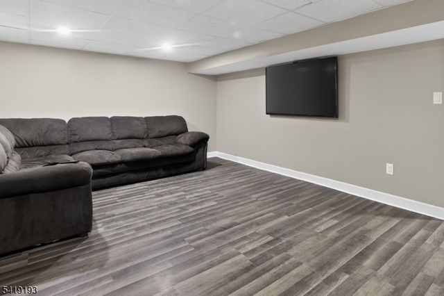 9 Linwood Rd, Mount Olive Twp., NJ 07836