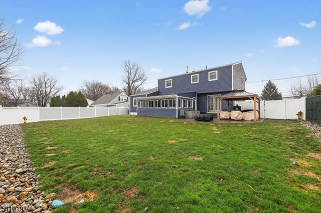 9 Linwood Rd, Mount Olive Twp., NJ 07836