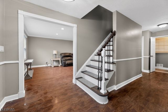 9 Linwood Rd, Mount Olive Twp., NJ 07836