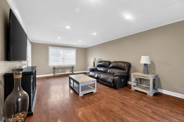 9 Linwood Rd, Mount Olive Twp., NJ 07836