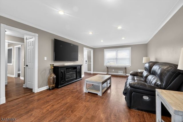 9 Linwood Rd, Mount Olive Twp., NJ 07836