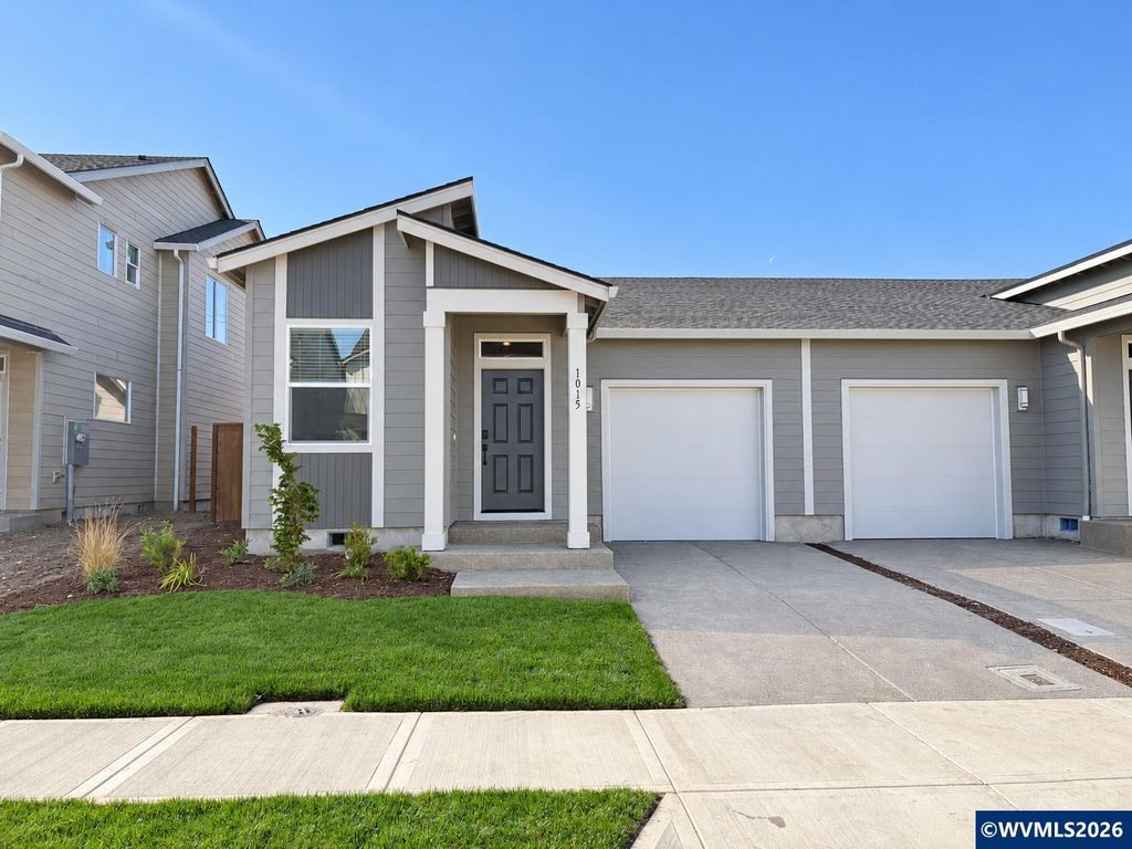 1015 Drake Ln, Woodburn, OR 97071