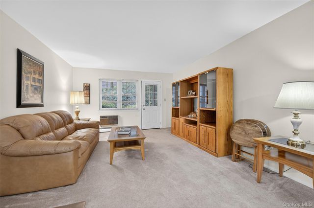 6 Anchorage Lane 5A, Oyster Bay, NY 11771