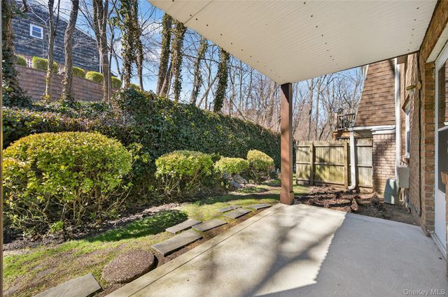 6 Anchorage Lane 5A, Oyster Bay, NY 11771