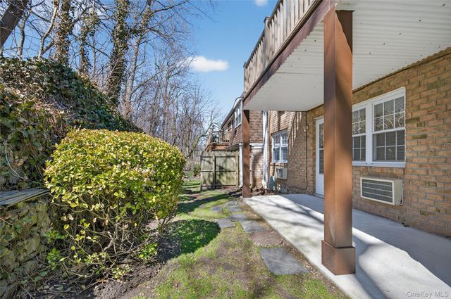 6 Anchorage Lane 5A, Oyster Bay, NY 11771