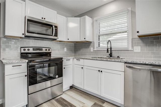 704 N 39th Street, Blue Springs, MO 64015