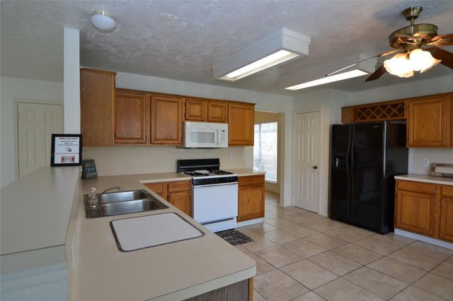 12410 Meadow Briar Drive, Stafford, TX 77477