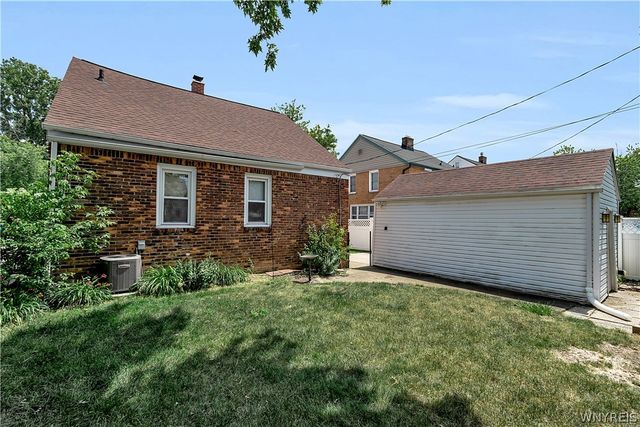 30 Truesdale Road, Tonawanda, NY 14223
