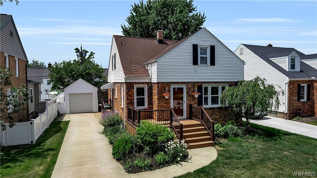 30 Truesdale Road, Tonawanda, NY 14223