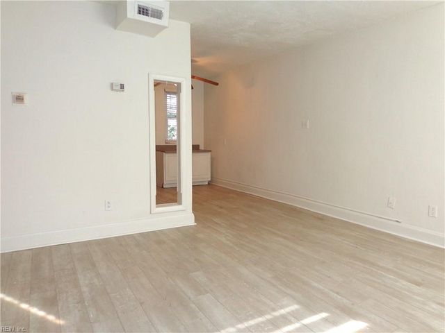 2020 E Ocean View Ave Apt 3, Norfolk, VA 23503