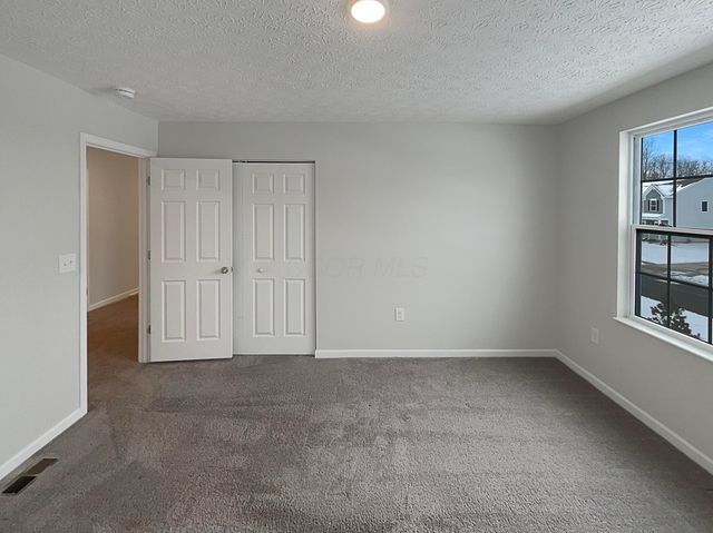 1128 Legacy Lane, Pataskala, OH 43062