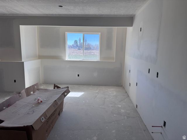 5777 W 4100 S, Hooper, UT 84315