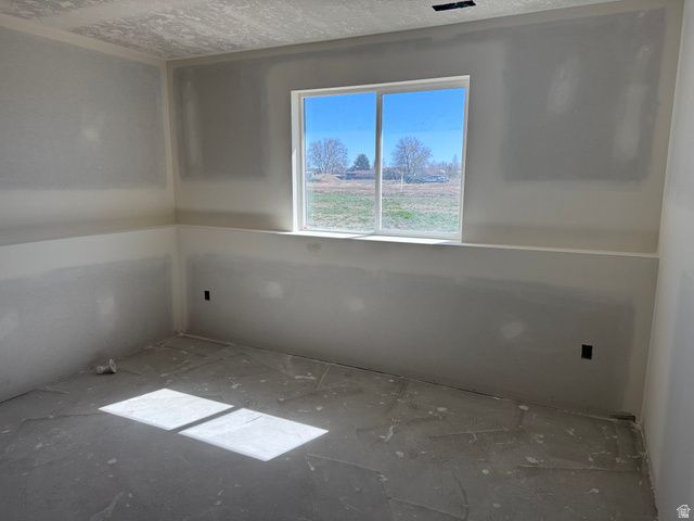 5777 W 4100 S, Hooper, UT 84315