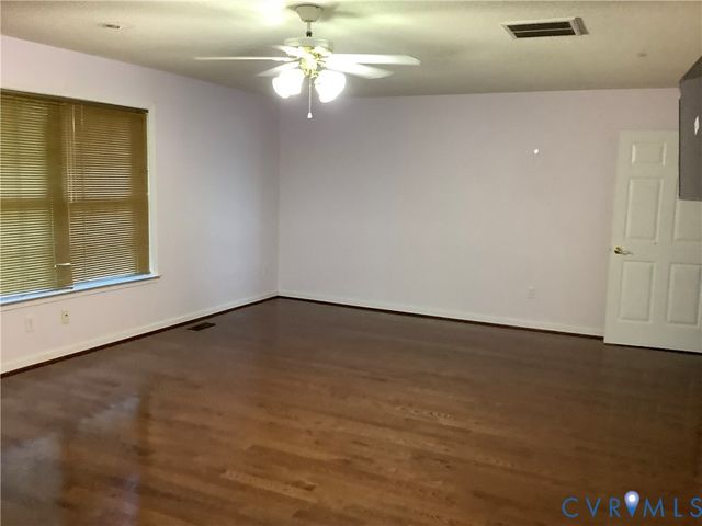 12132 Heath Pond Dr, Ashland, VA 23005