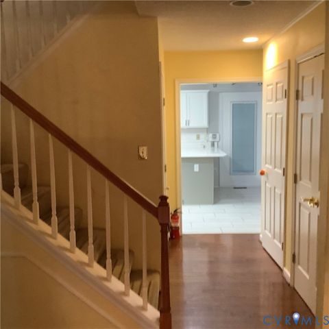 12132 Heath Pond Dr, Ashland, VA 23005