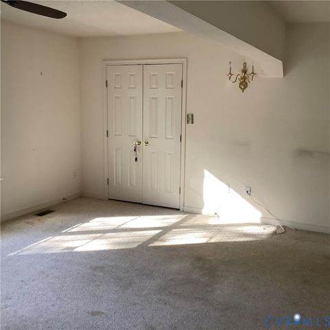 12132 Heath Pond Dr, Ashland, VA 23005