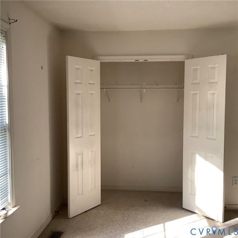 12132 Heath Pond Dr, Ashland, VA 23005