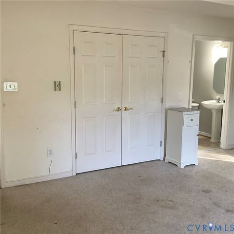 12132 Heath Pond Dr, Ashland, VA 23005