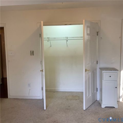 12132 Heath Pond Dr, Ashland, VA 23005