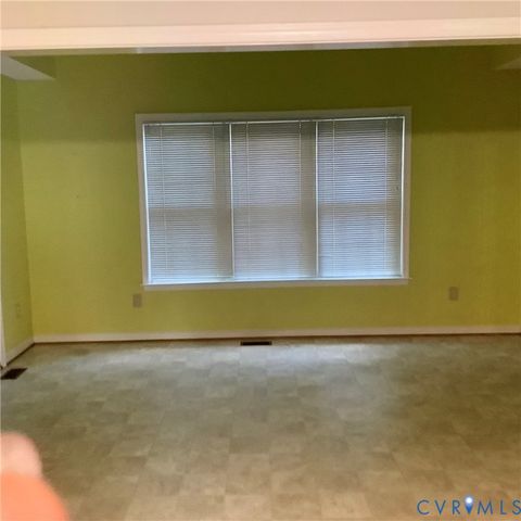12132 Heath Pond Dr, Ashland, VA 23005
