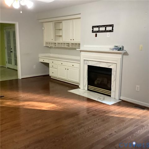 12132 Heath Pond Dr, Ashland, VA 23005