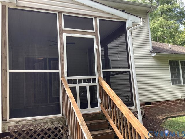 12132 Heath Pond Dr, Ashland, VA 23005