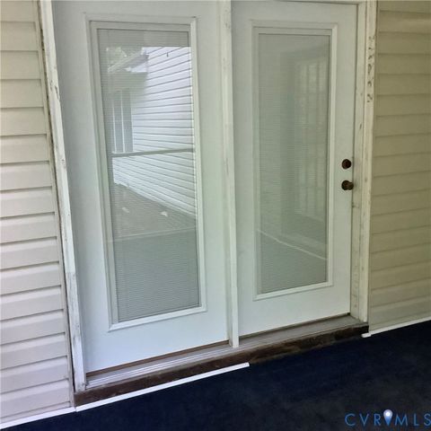 12132 Heath Pond Dr, Ashland, VA 23005