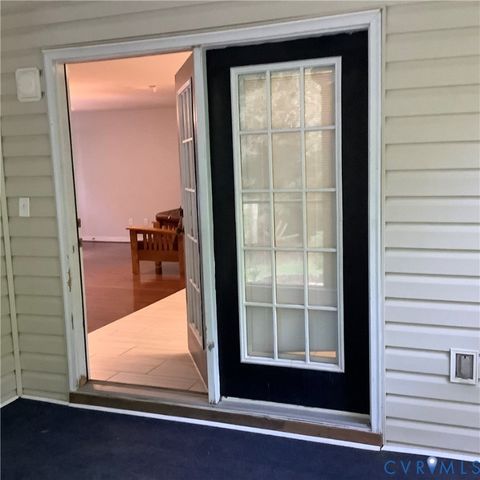 12132 Heath Pond Dr, Ashland, VA 23005