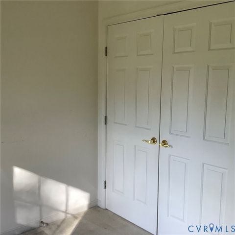 12132 Heath Pond Dr, Ashland, VA 23005