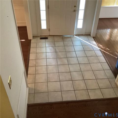 12132 Heath Pond Dr, Ashland, VA 23005