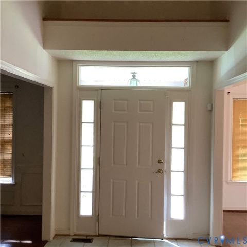 12132 Heath Pond Dr, Ashland, VA 23005