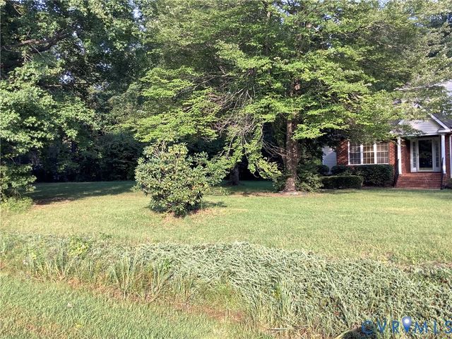 12132 Heath Pond Dr, Ashland, VA 23005