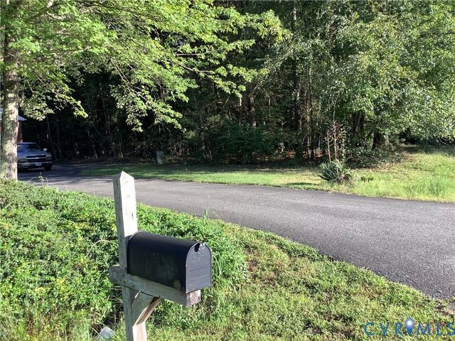 12132 Heath Pond Dr, Ashland, VA 23005