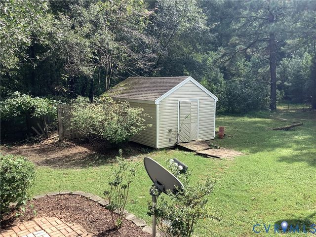 12132 Heath Pond Dr, Ashland, VA 23005