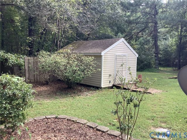 12132 Heath Pond Dr, Ashland, VA 23005